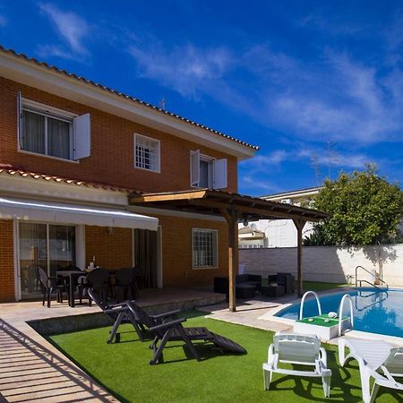 Villa Pluma Planet Costa Dorada - Only Families 살루 외부 사진